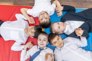 Выпускные альбомы 1-4 класса ромашка