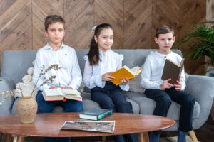 Выпускные альбомы 1-4 класса читатели